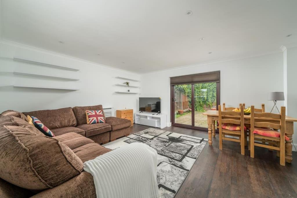 Gorgeous House, 5 Beds, Amazing Transport Links Apartamento Londres